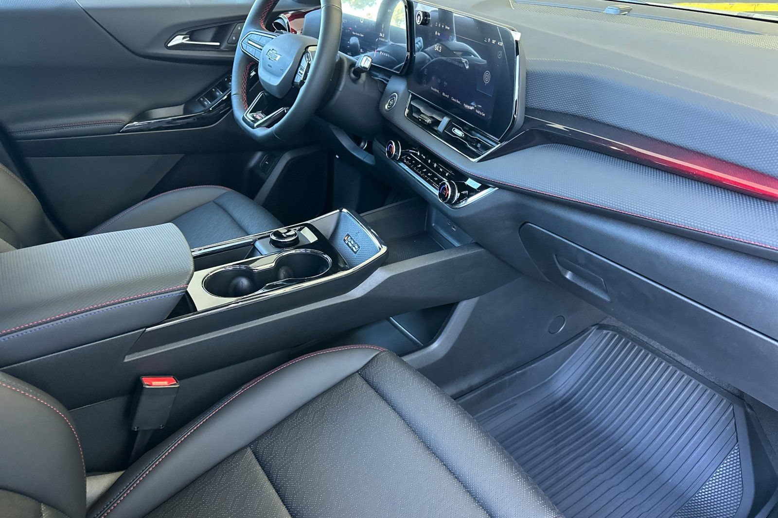 New 2026 Chevrolet Equinox RS w/ Safety and Technology Package FWD image 17