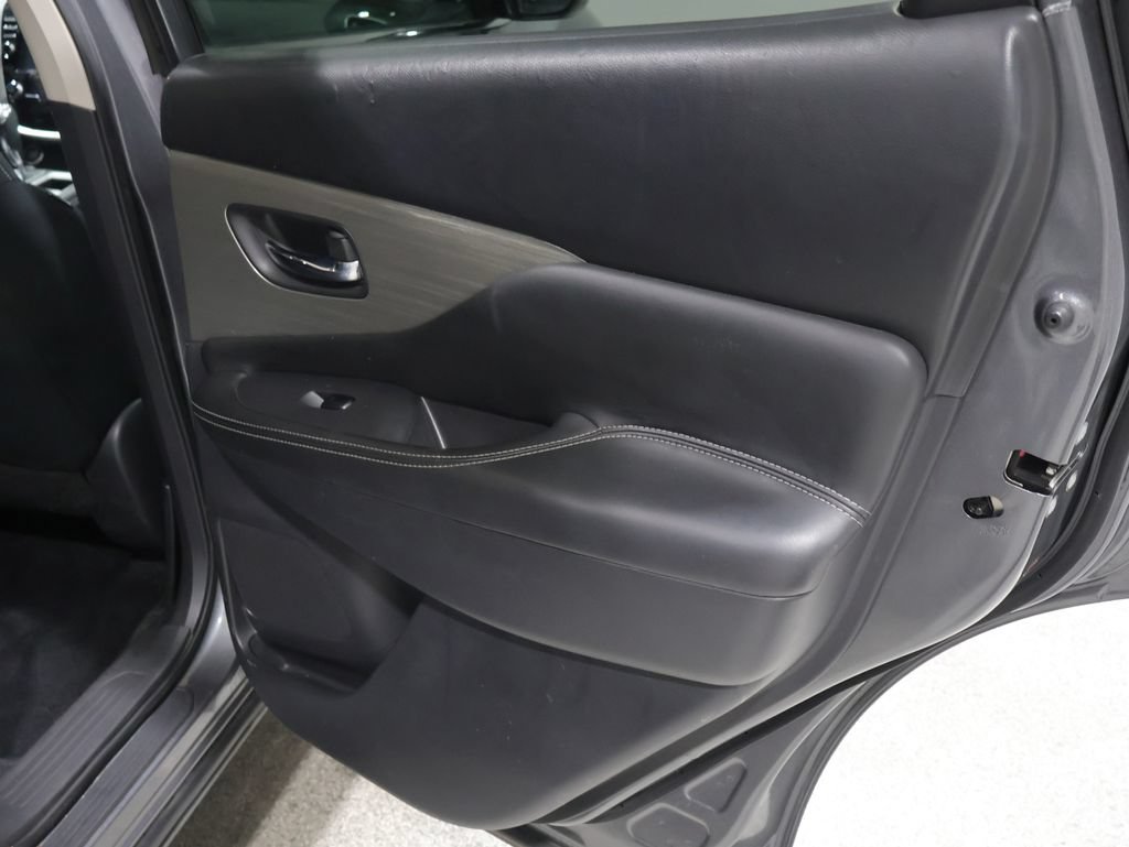 Used 2018 Nissan Murano SV AWD/4WD image 22