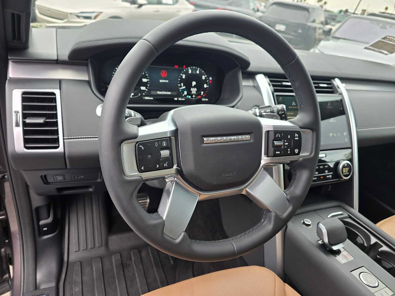 Used 2026 Land Rover Discovery Dynamic SE AWD/4WD image 26