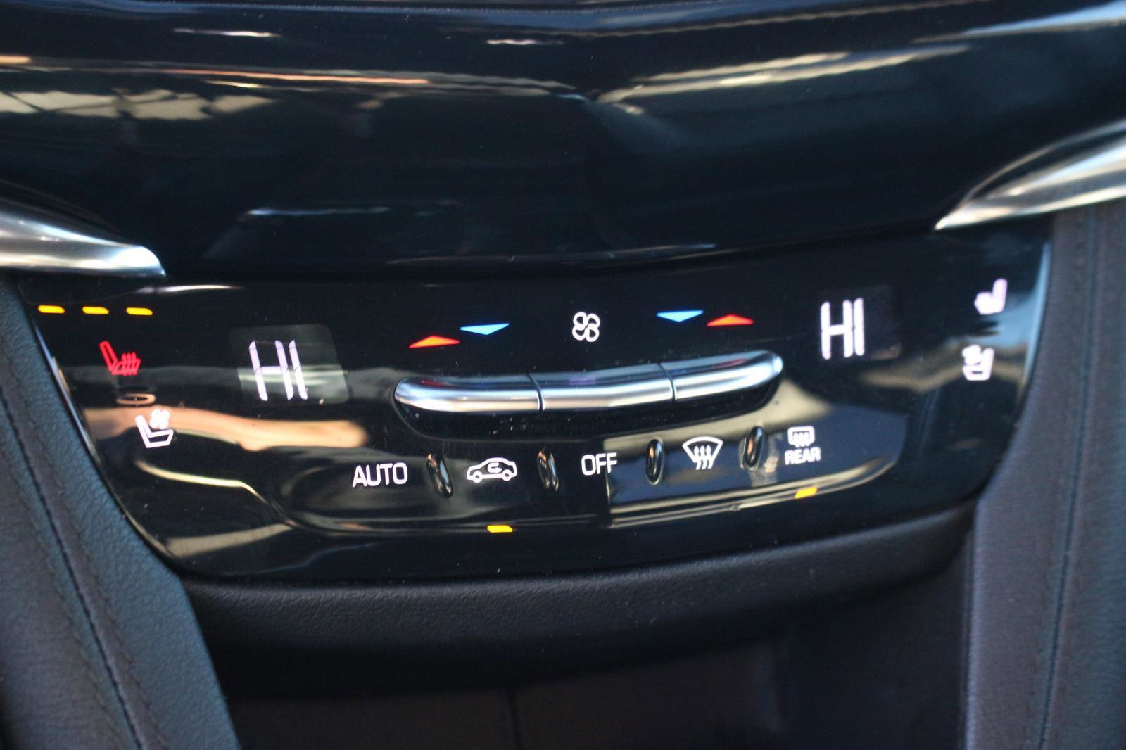 Used 2020 Cadillac XT6 Premium Luxury w/ Platinum Package image 32