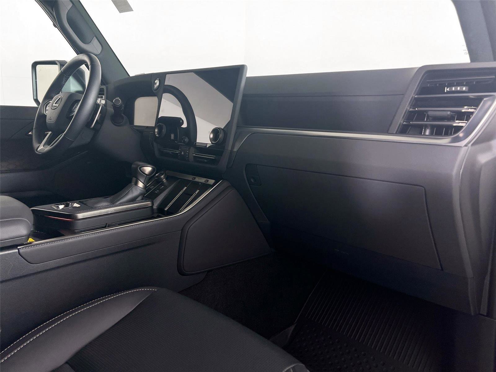 Used 2025 Lexus GX 550 w/ Accessory Package (2T) image 26