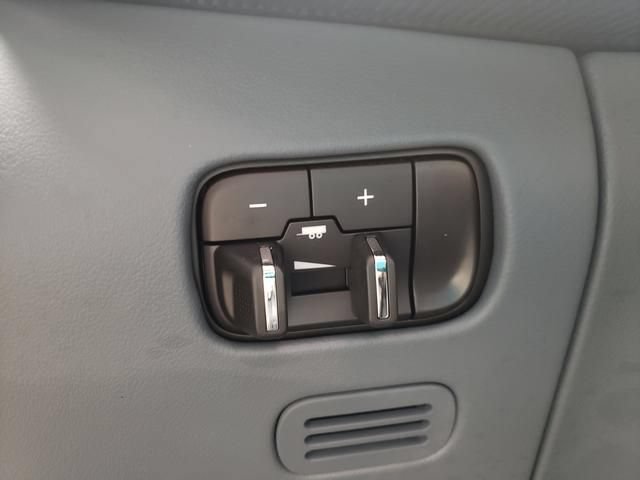 Used 2024 Jeep Grand Wagoneer Series III w/ Rear Seat Video Group 1 AWD/4WD image 29