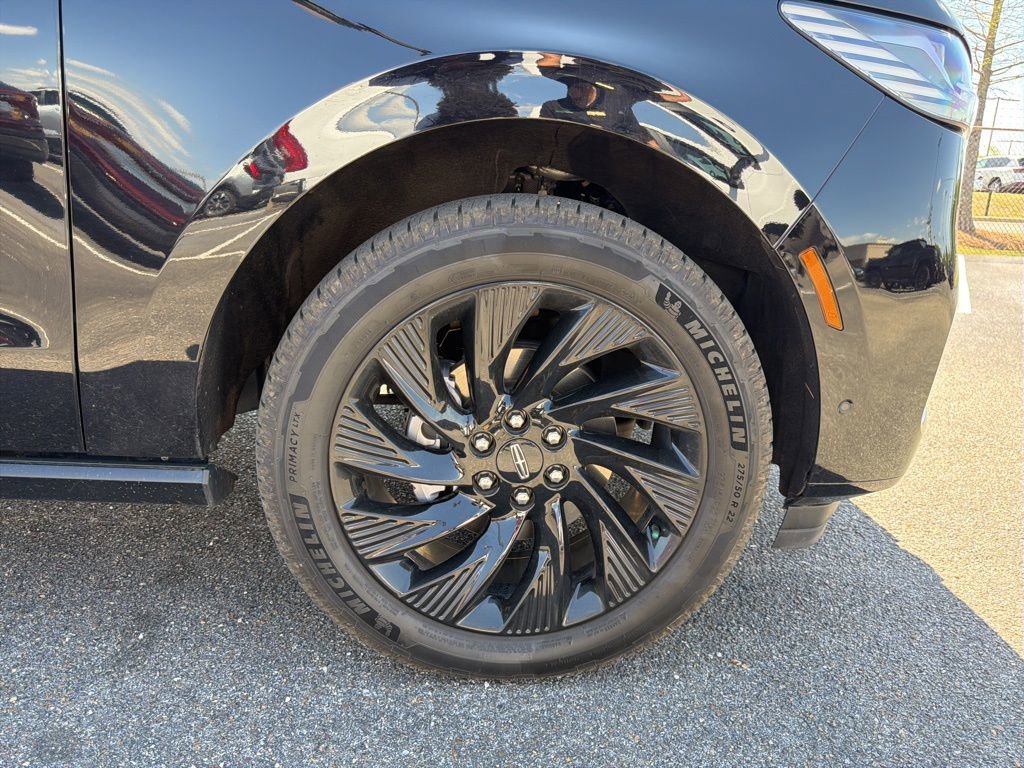 Used 2025 Lincoln Navigator Reserve w/ Jet Appearance Package image 14