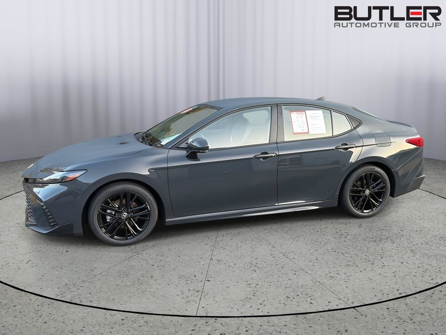 Certified 2025 Toyota Camry SE FWD image 3