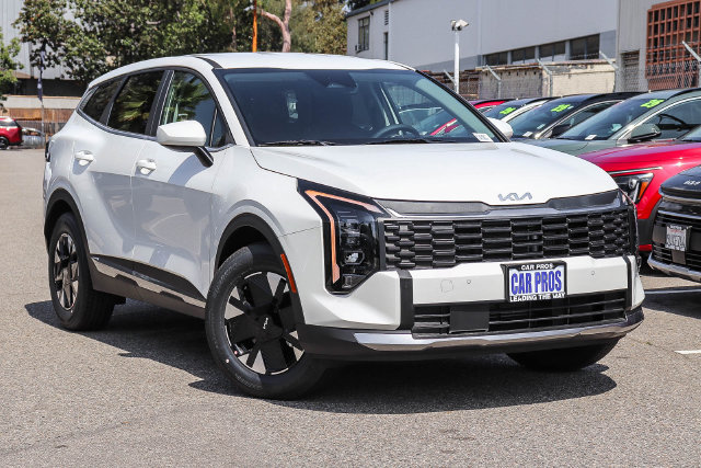 New 2027 Kia Sportage LX