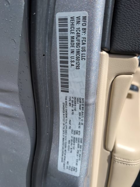 Used 2021 Jeep Grand Cherokee Limited w/ Trailer Tow Group IV AWD/4WD image 18