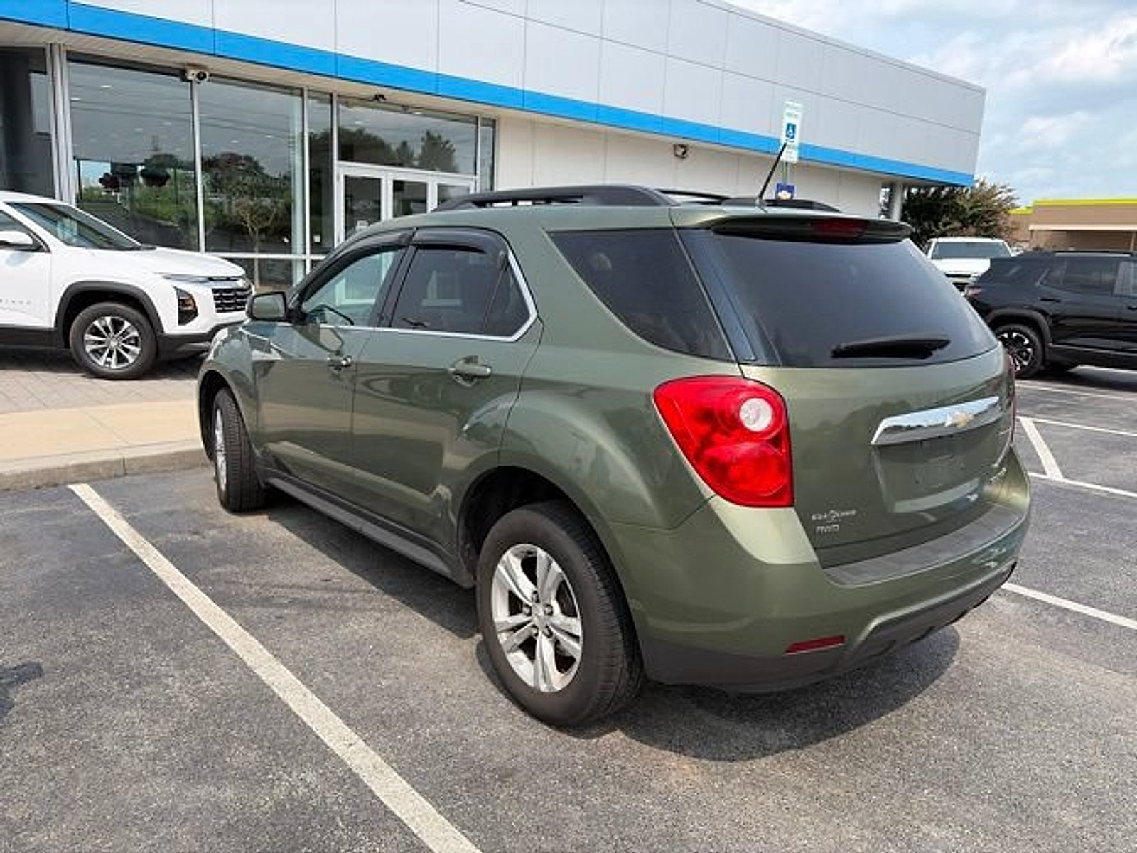 Used 2015 Chevrolet Equinox LT w/ Driver Convenience Package AWD/4WD image 8