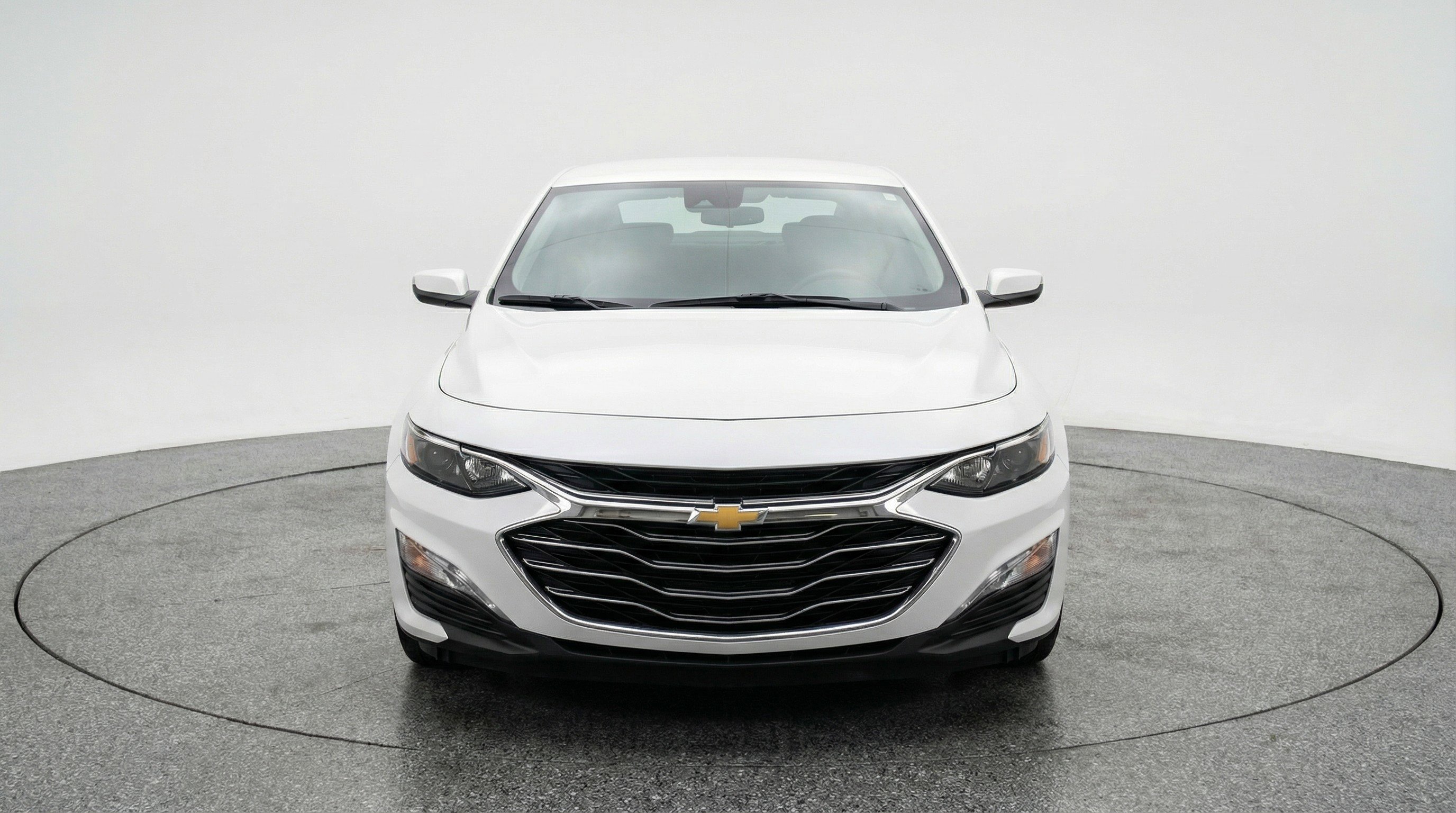 Used 2024 Chevrolet Malibu LT FWD image 2