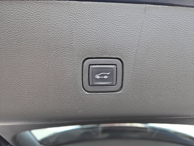 Certified 2023 Chevrolet Traverse LT FWD image 17