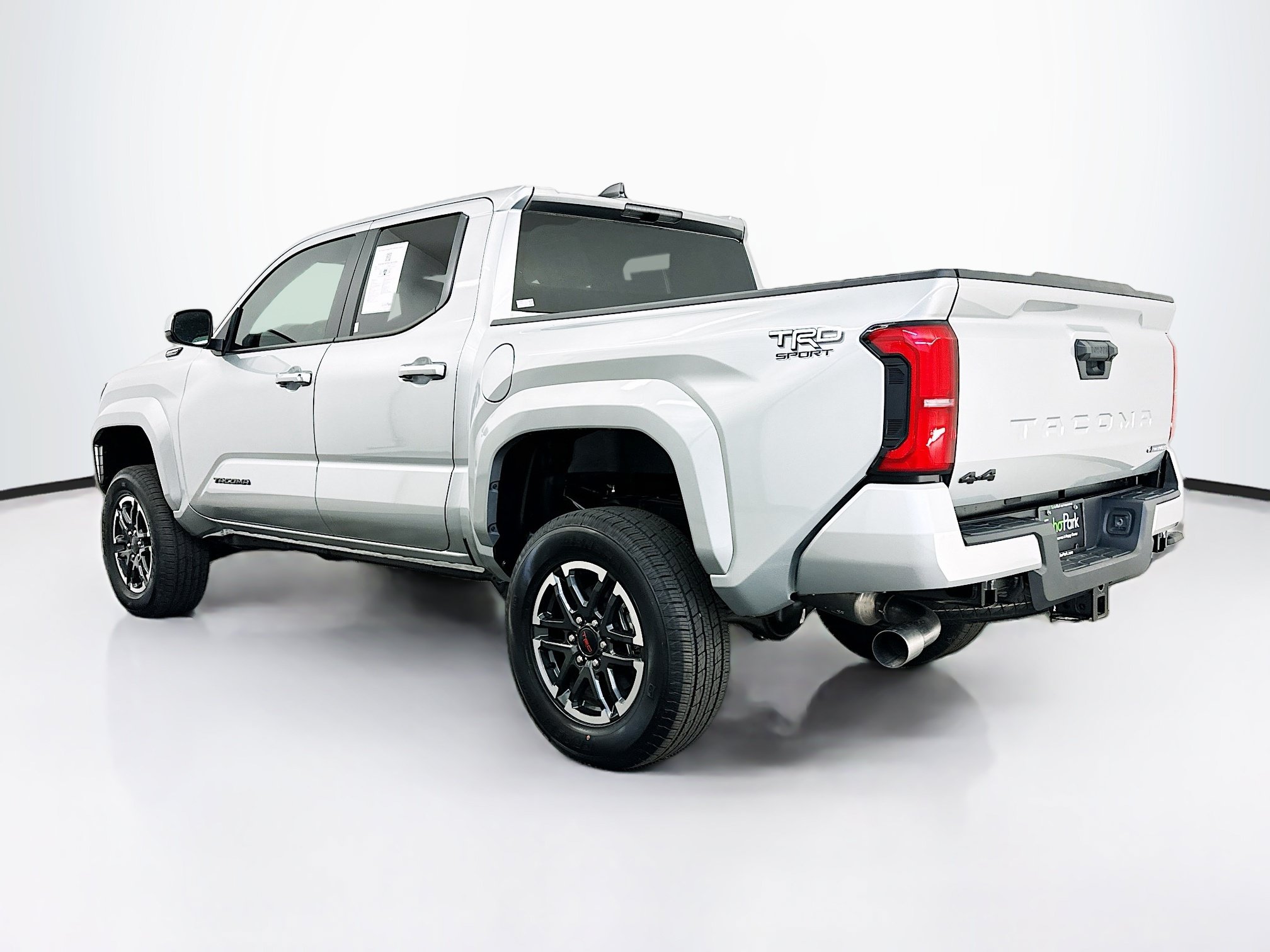Used 2025 Toyota Tacoma TRD Sport AWD/4WD image 5
