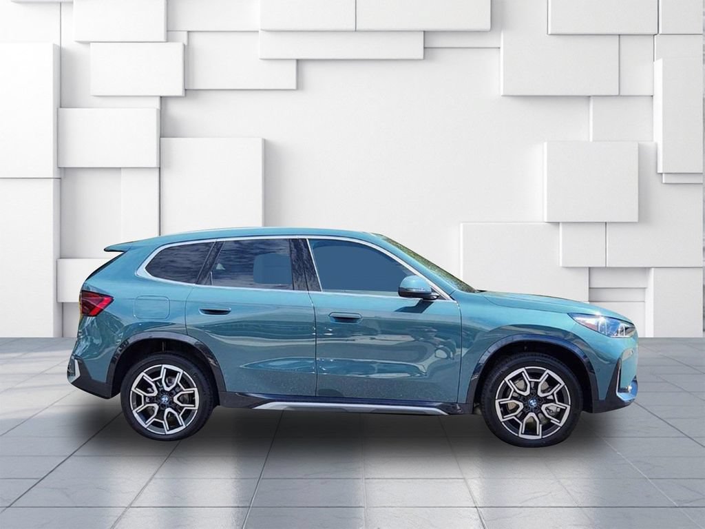 Certified 2025 BMW X1 xDrive28i w/ Convenience Package AWD/4WD image 3