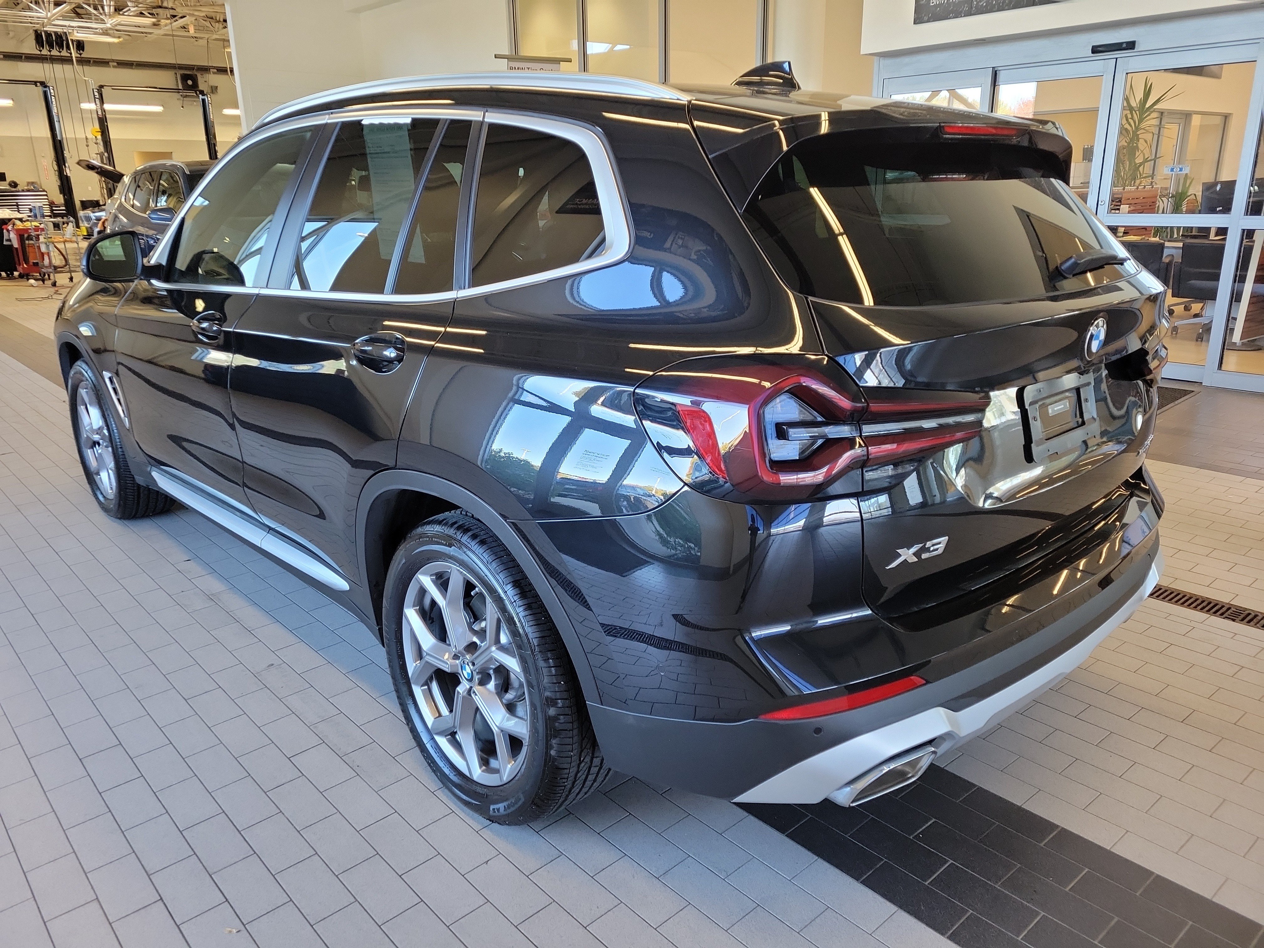 Used 2024 BMW X3 xDrive30i w/ Premium Package w/ZPA AWD/4WD image 7