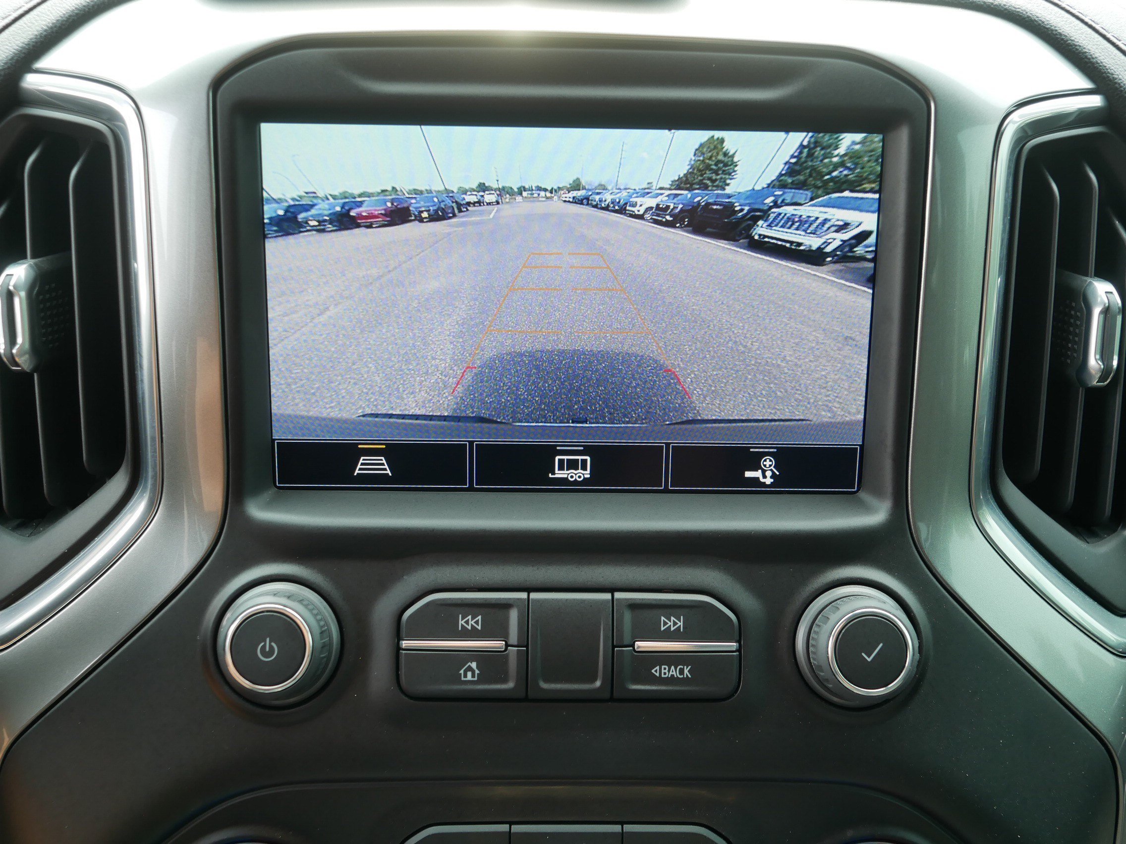 Used 2021 Chevrolet Silverado 1500 LTZ AWD/4WD image 27