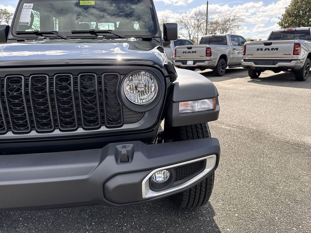 New 2026 Jeep Gladiator Sport image 9