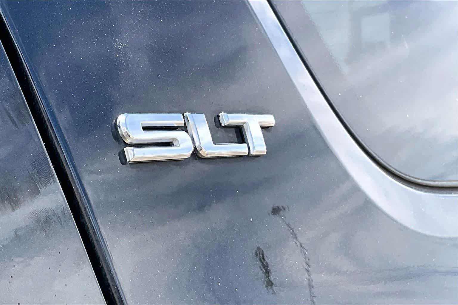 Used 2019 GMC Acadia SLT w/ Black Edition FWD image 7