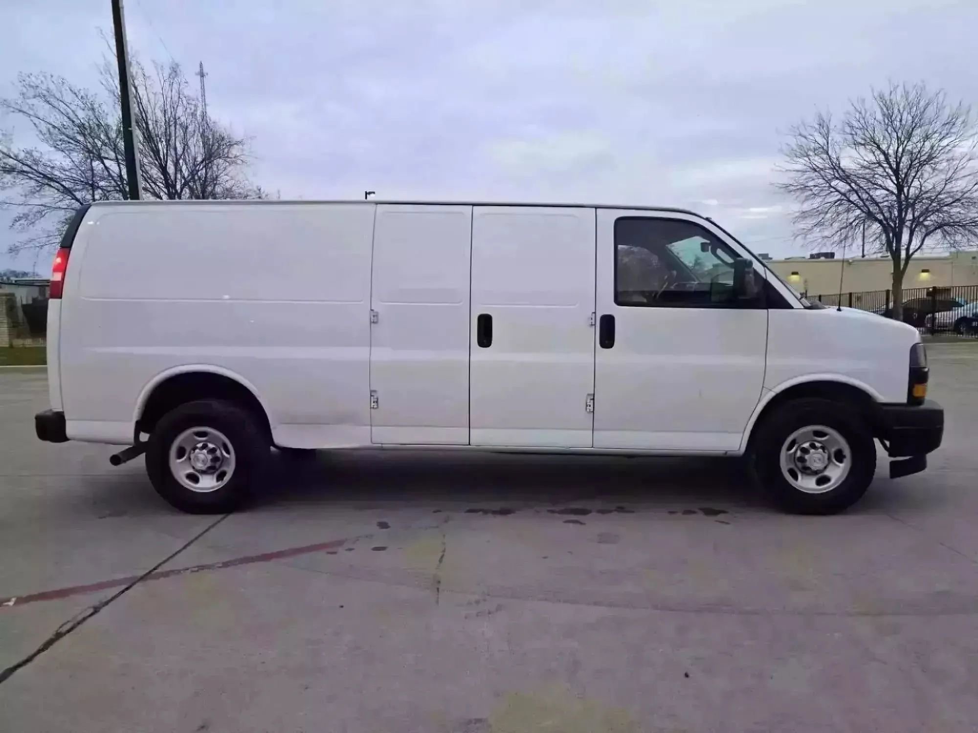 Used 2019 Chevrolet Express 2500 Extended w/ Driver Convenience Package RWD image 6