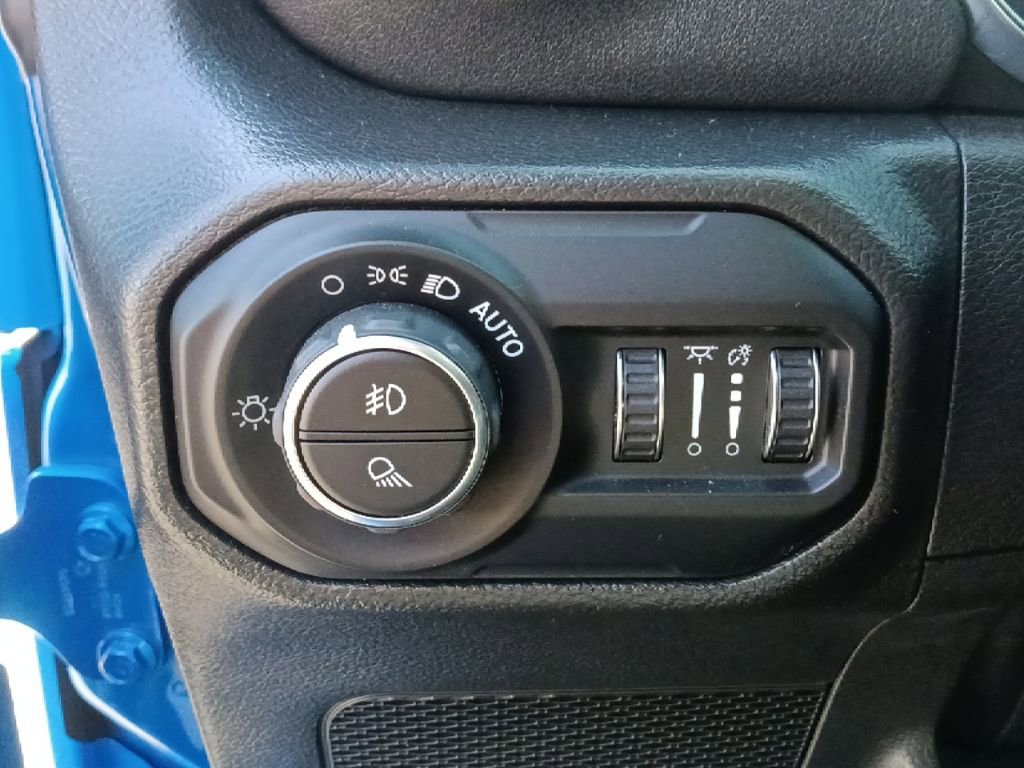 Used 2022 Jeep Gladiator Overland image 16