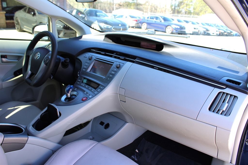 Used 2015 Toyota Prius Two FWD image 18