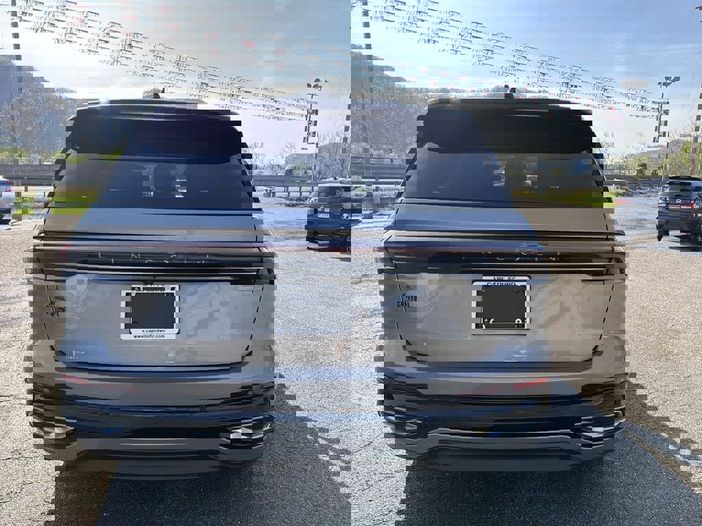 Used 2024 Lincoln Nautilus Reserve image 5