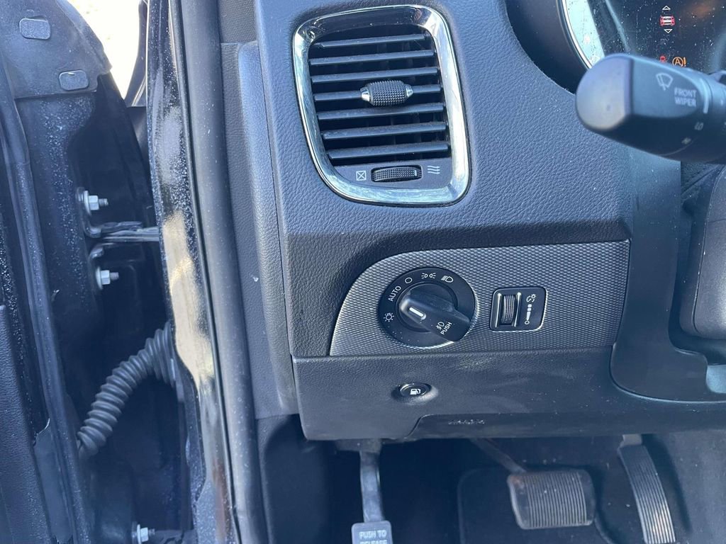 Used 2020 Dodge Durango GT image 30