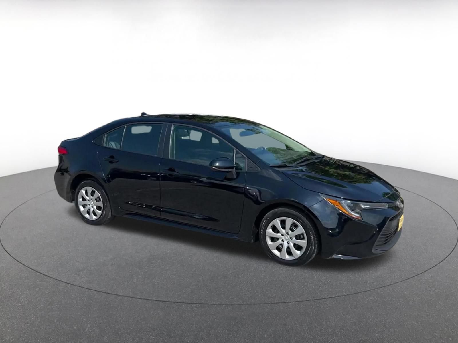 Used 2025 Toyota Corolla LE FWD video 2