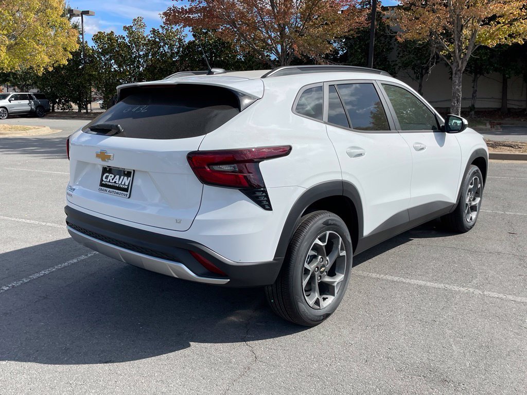 New 2026 Chevrolet Trax LT w/ LT Convenience Package FWD image 8