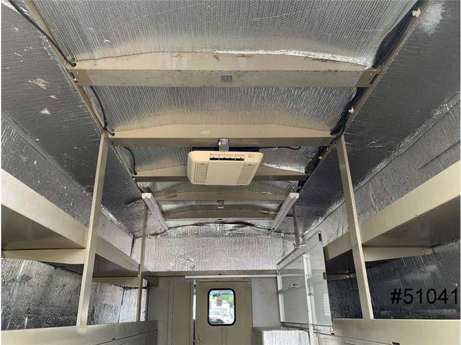 Used 2015 Ford E-450 and Econoline 450 Super Duty w/ Power Windows & Locks Group image 9