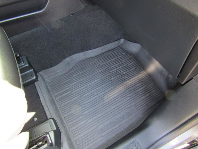 Used 2024 Ford Explorer XLT w/ Equipment Group 202A AWD/4WD image 11