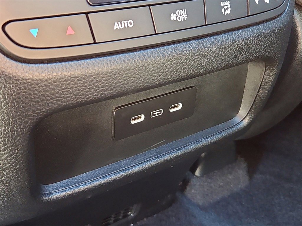 Certified 2025 Honda Pilot Touring image 21