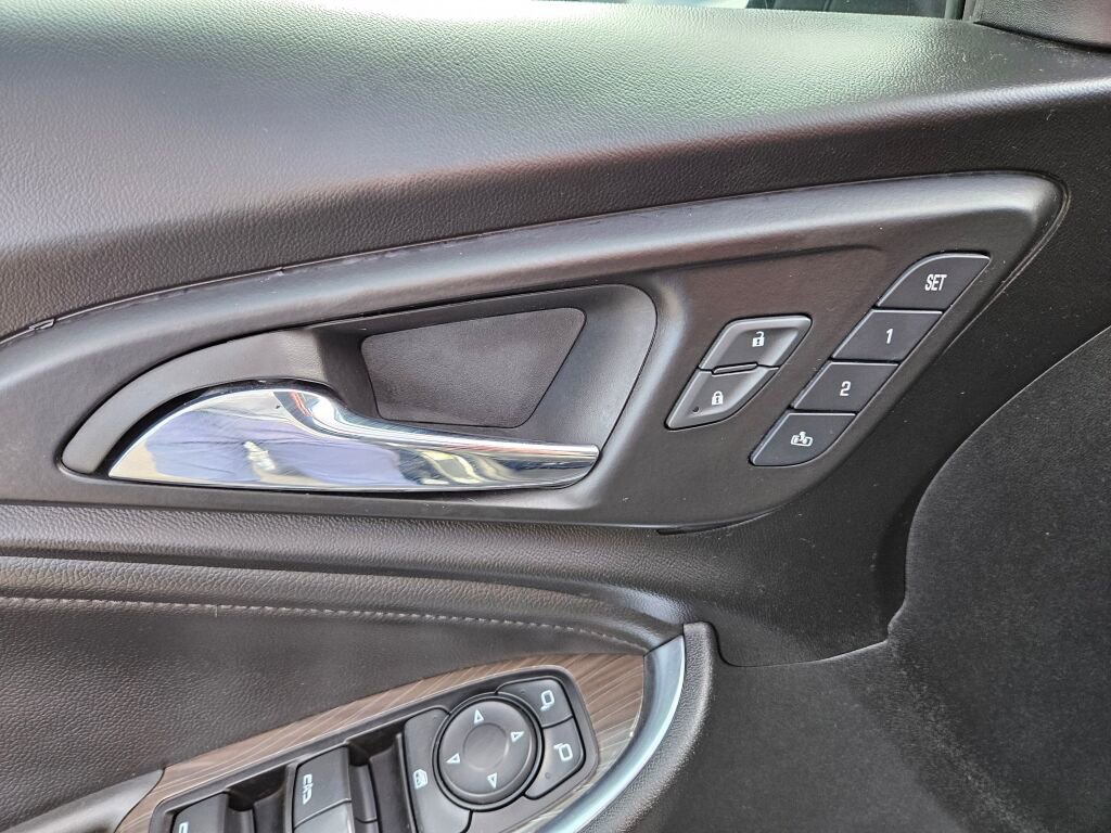 Used 2018 Chevrolet Malibu Premier image 25