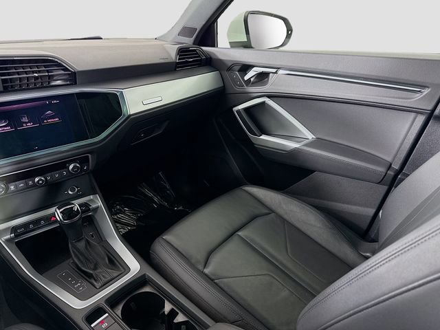 Used 2021 Audi Q3 2.0T Premium image 23