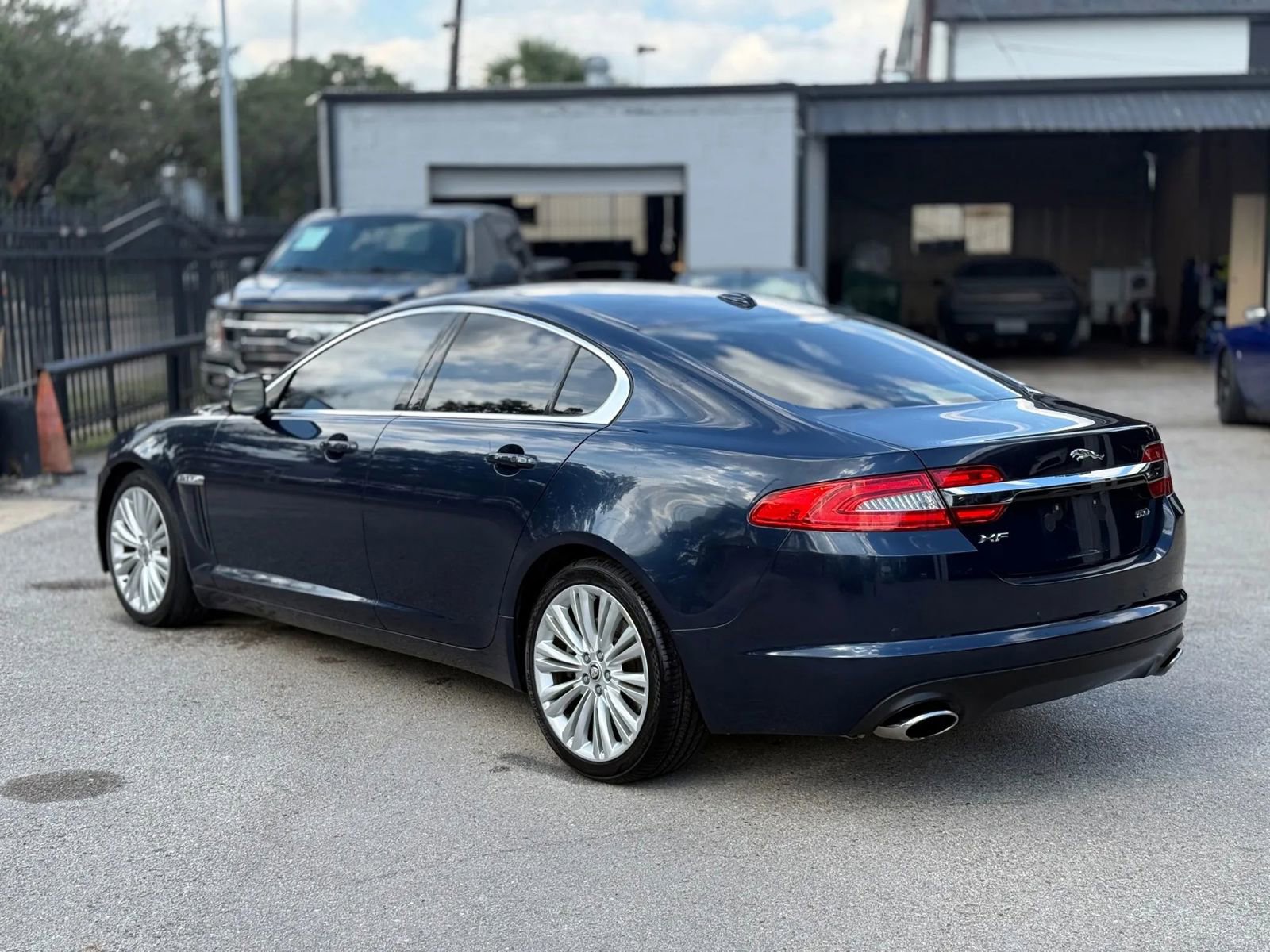Used 2012 Jaguar XF Portfolio image 6