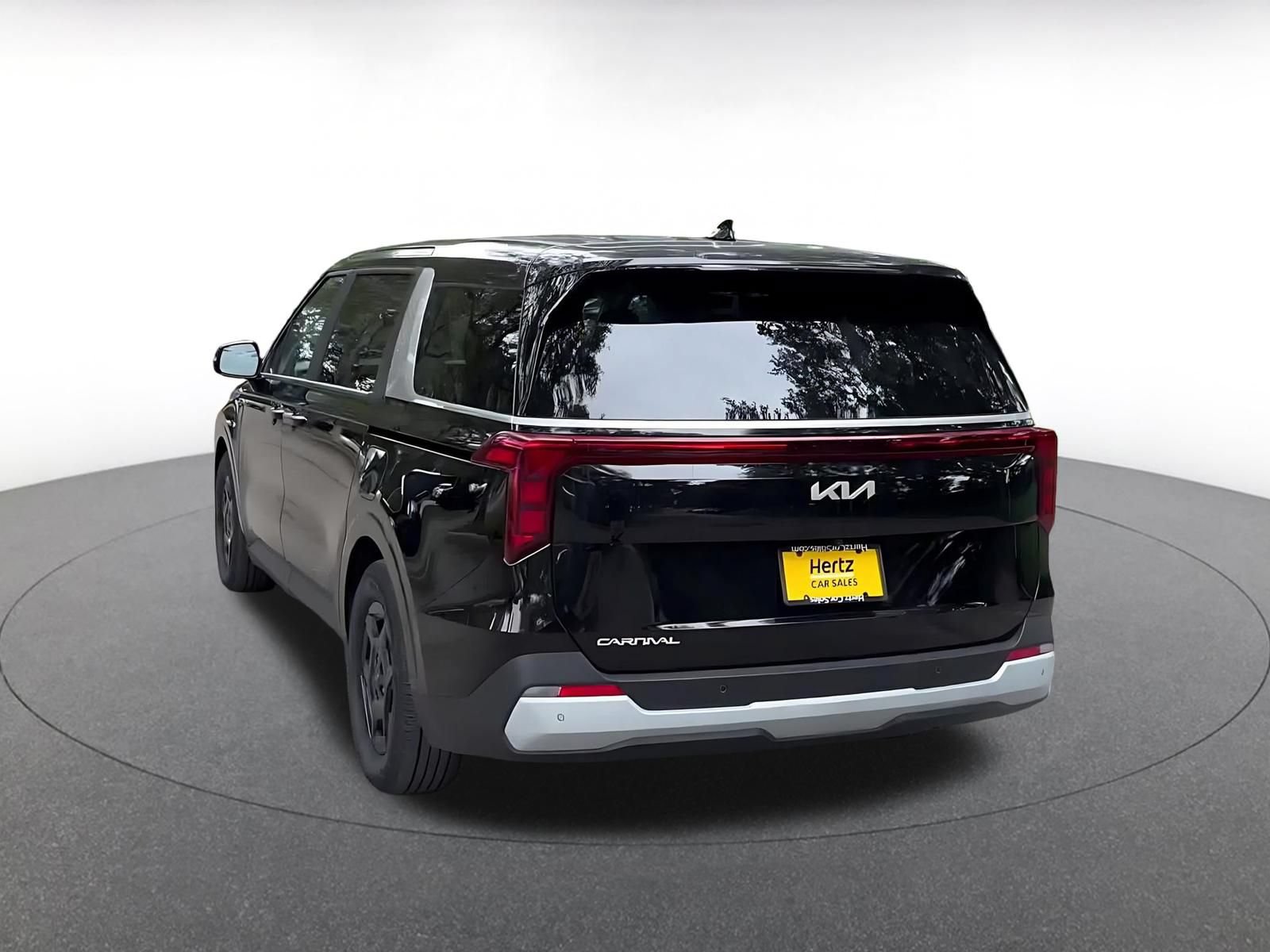 Used 2026 Kia Carnival FWD image 10