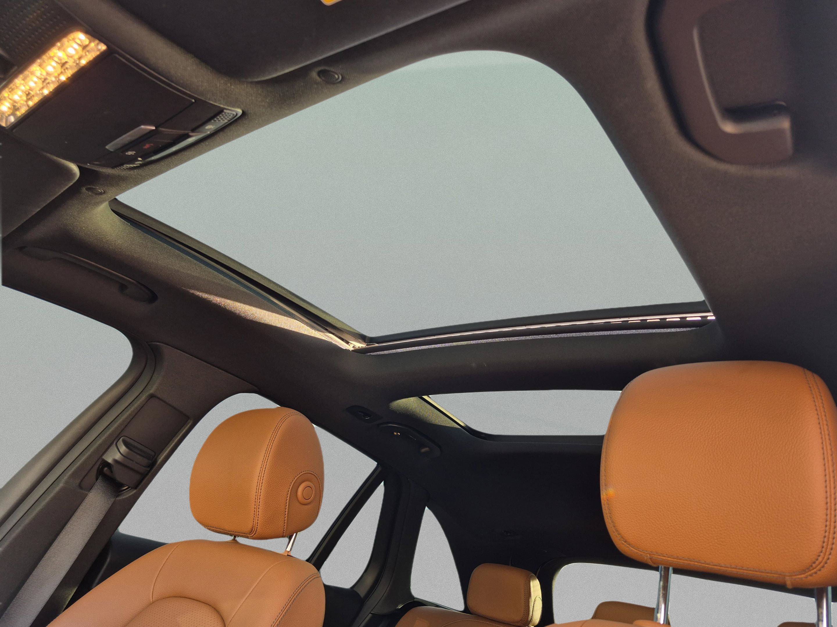 Used 2022 Mercedes-Benz GLC 300 image 21