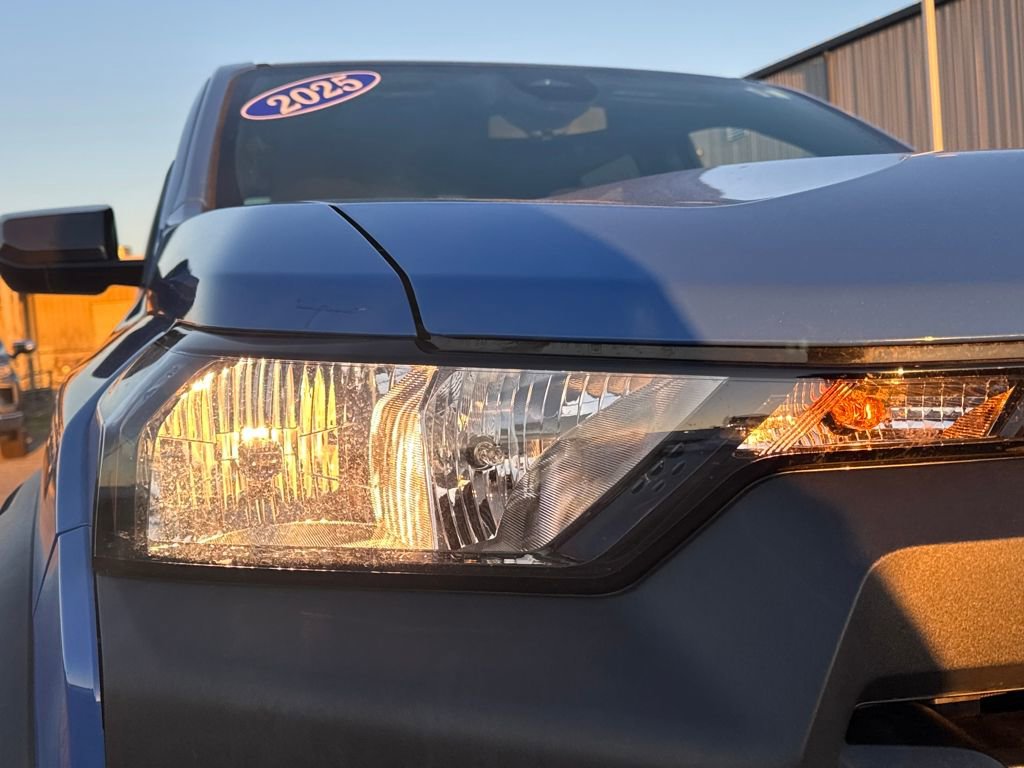 Used 2025 Chevrolet Colorado Trail Boss image 11