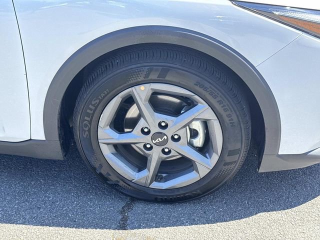 Used 2025 Kia K4 FWD image 7