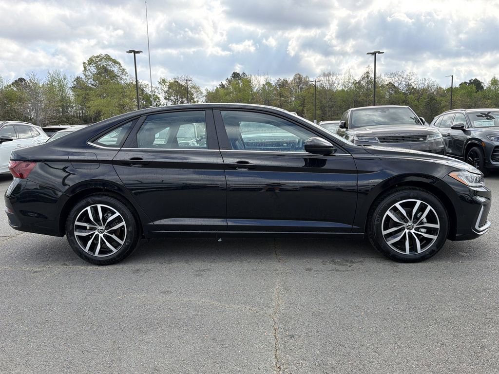 New 2026 Volkswagen Jetta SE image 4