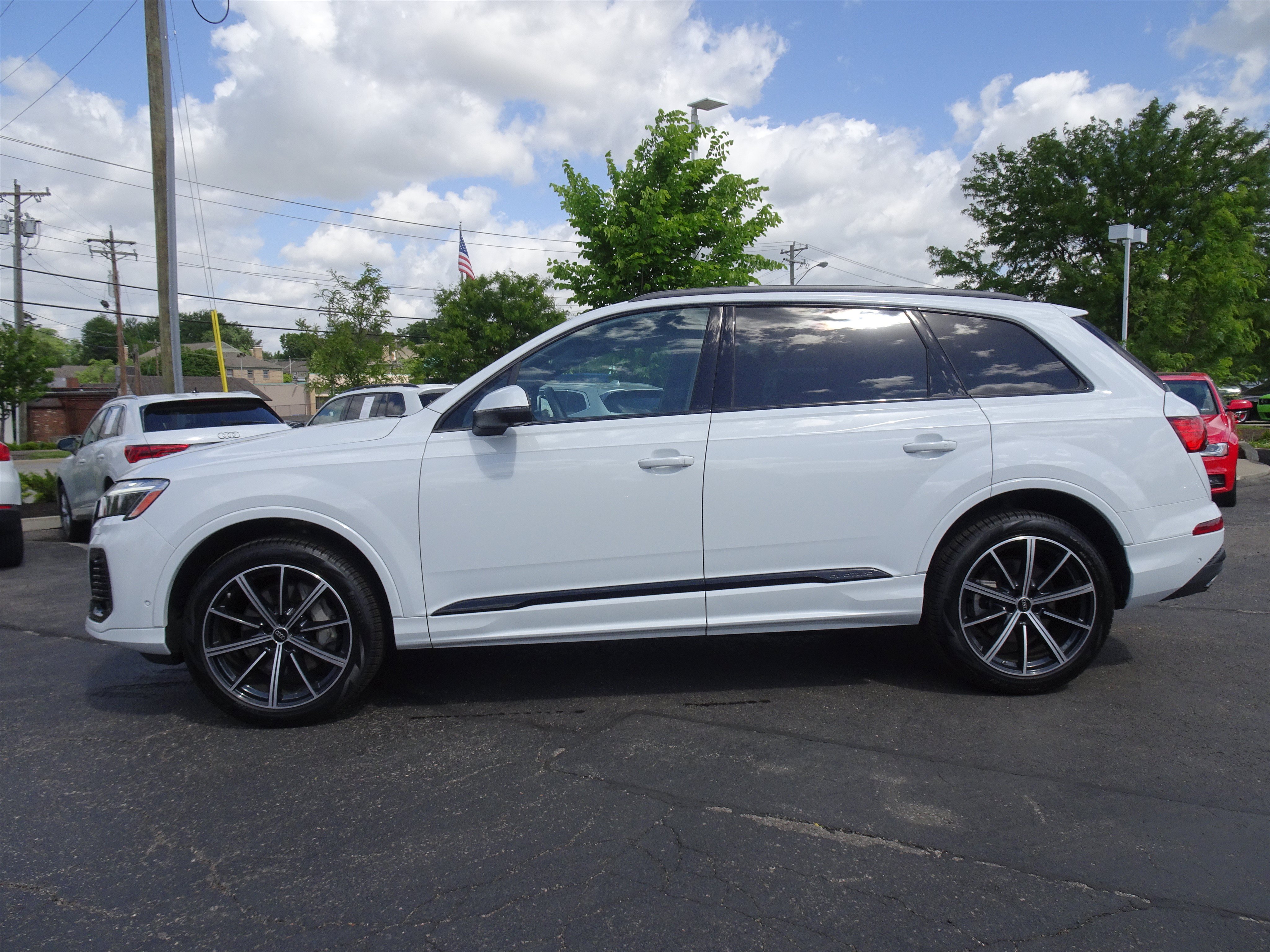 Certified 2025 Audi Q7 2.0T Premium Plus w/ Premium Plus Package AWD/4WD image 2