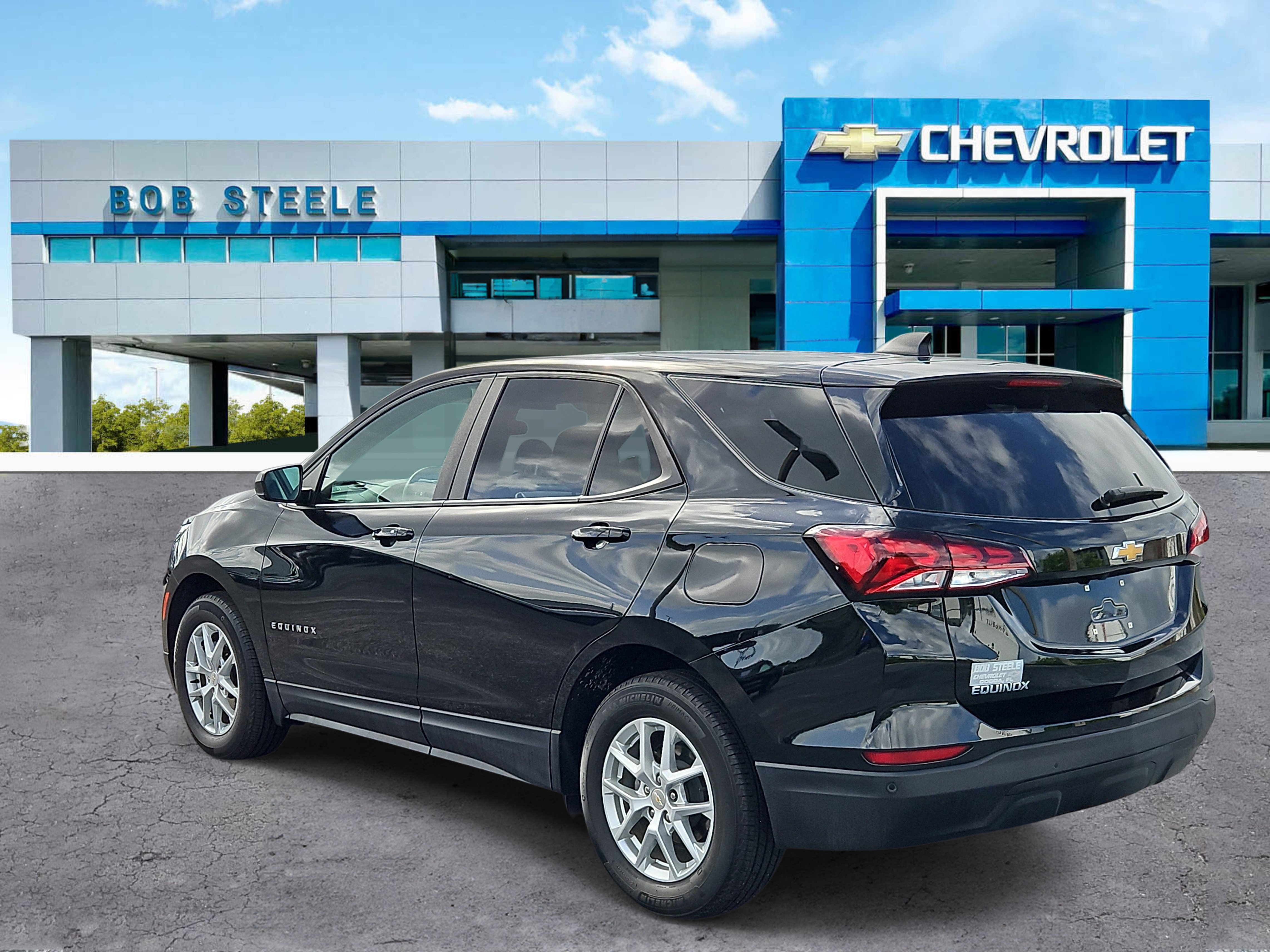 Used 2024 Chevrolet Equinox LS w/ LS Convenience Package FWD image 3