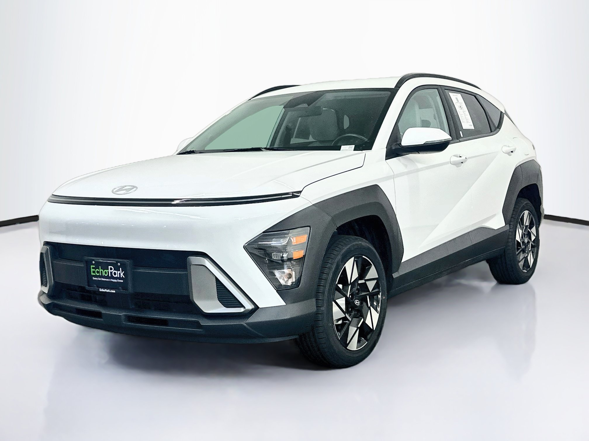 Used 2025 Hyundai Kona SEL AWD/4WD image 3