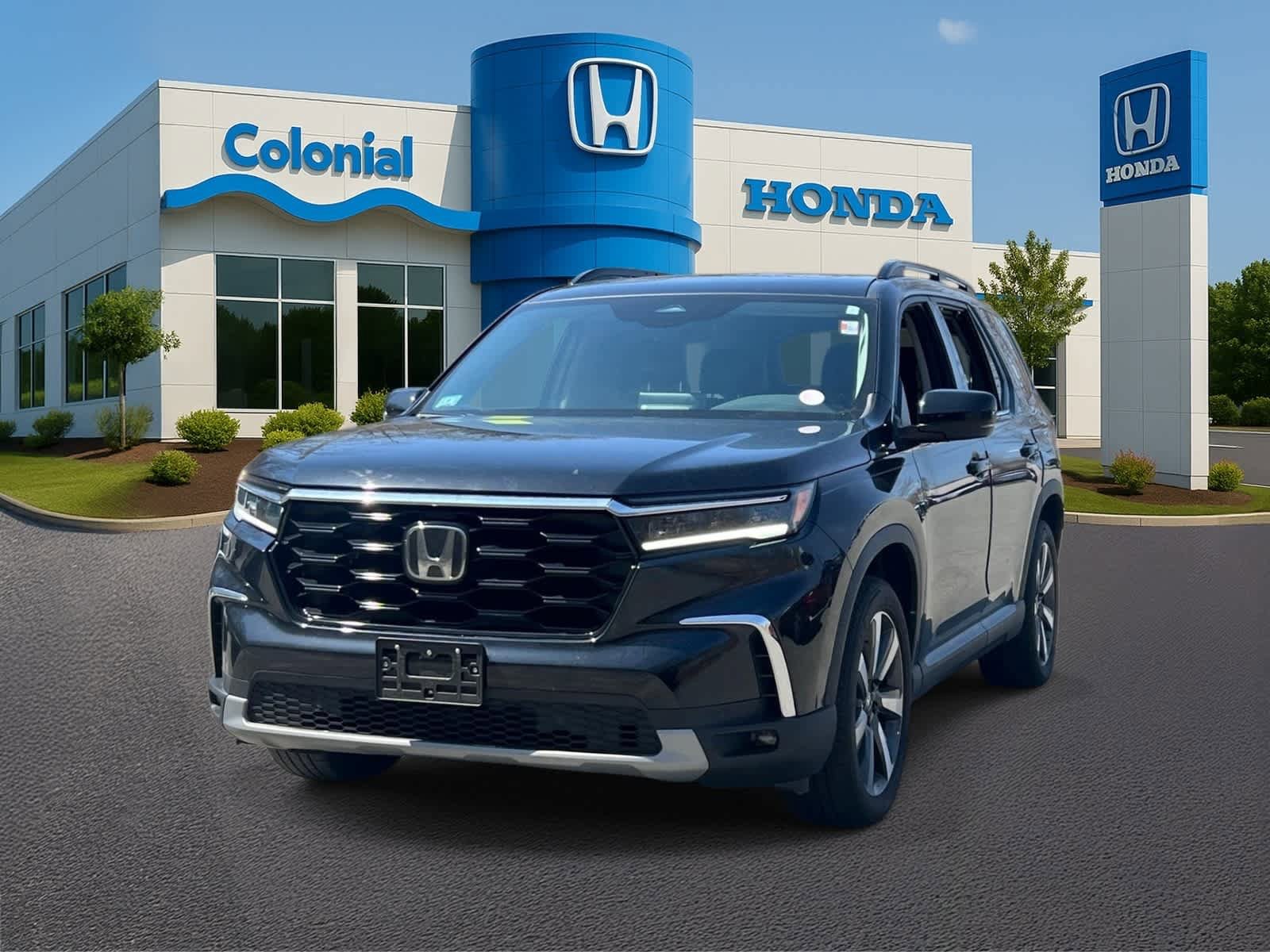 Used 2023 Honda Pilot Touring image 2
