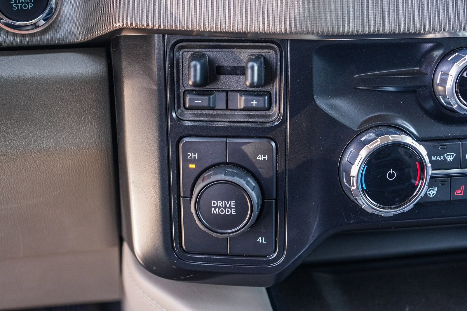 Used 2025 Ford F450 Platinum w/ Platinum Plus Package AWD/4WD image 21