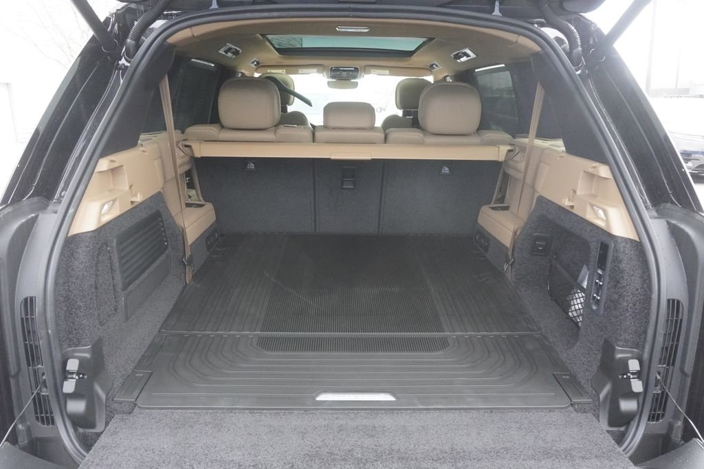 New 2026 Land Rover Range Rover Long Wheelbase SE AWD/4WD image 31