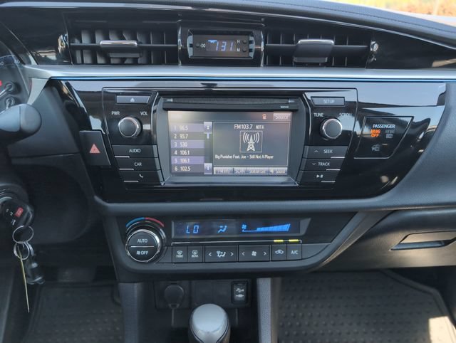 Used 2015 Toyota Corolla S FWD image 25