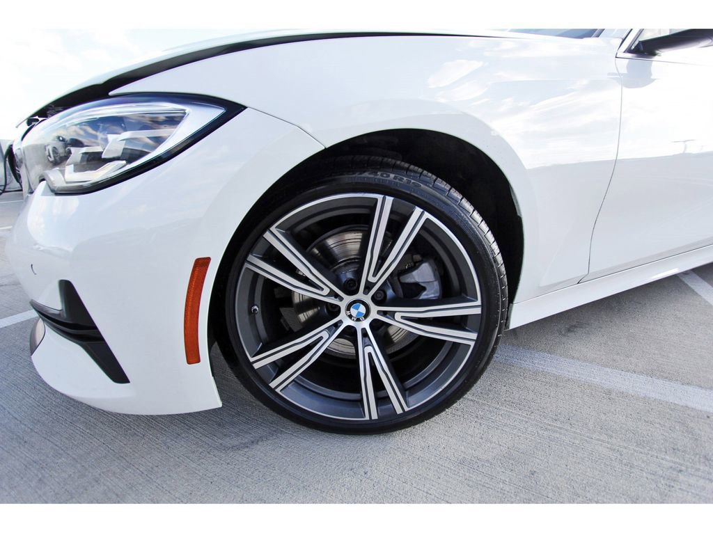 Used 2022 BMW 330i Sedan w/ Driving Assistance Package image 29