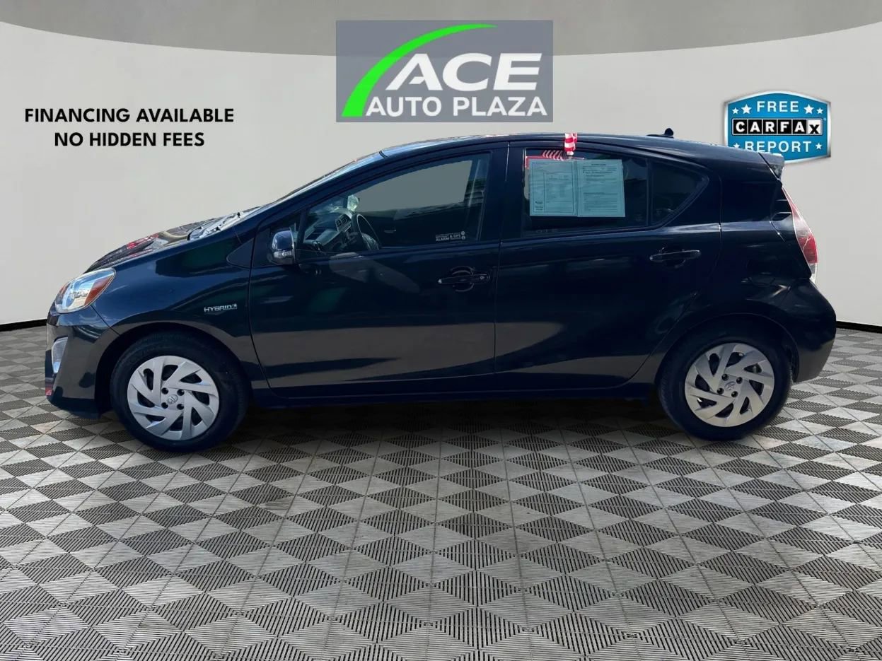 Used 2016 Toyota Prius C Two image 8