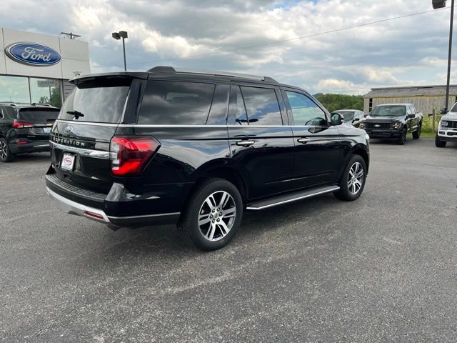 Used 2023 Ford Expedition Limited AWD/4WD image 3