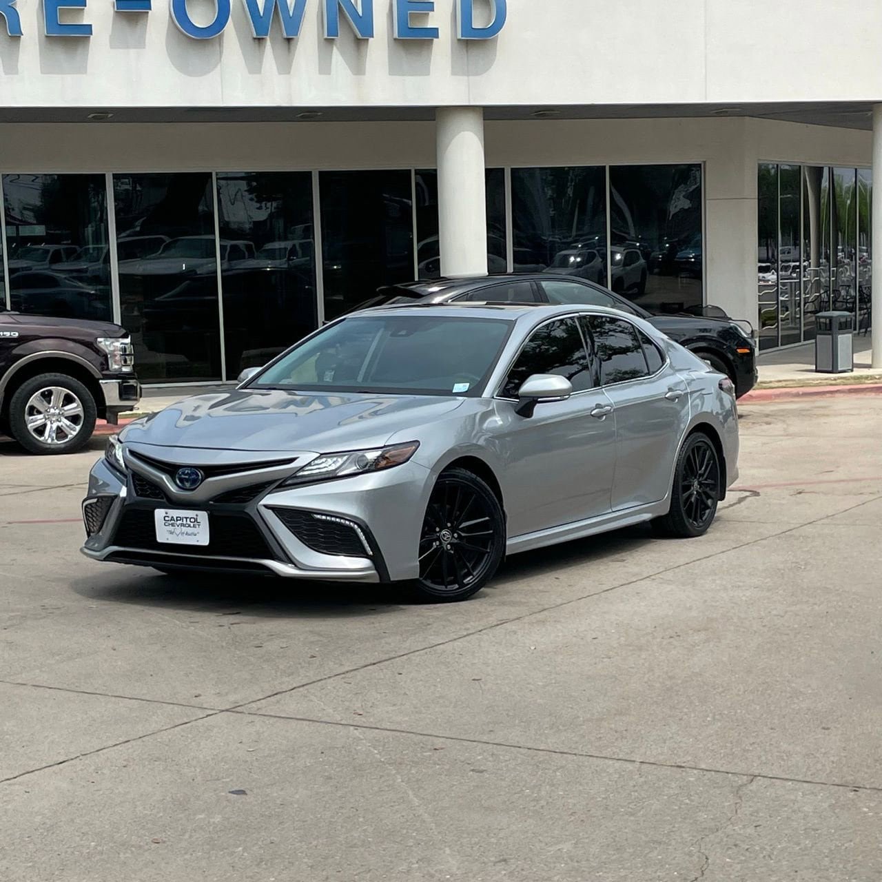 Used 2022 Toyota Camry XSE w/ Cold Weather Package image 10