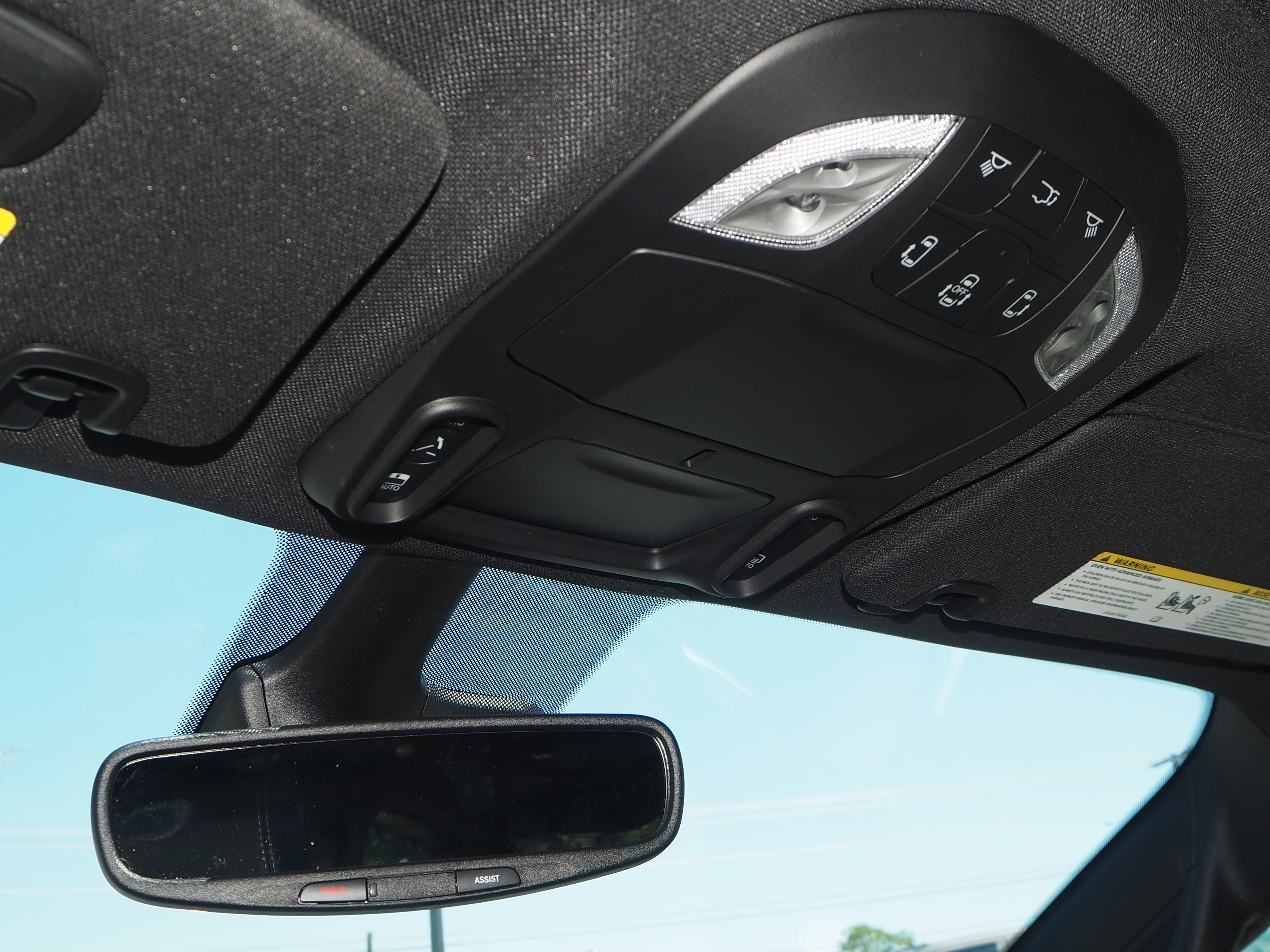 New 2025 Chrysler Pacifica Select w/ Uconnect Theater Family Group FWD image 31