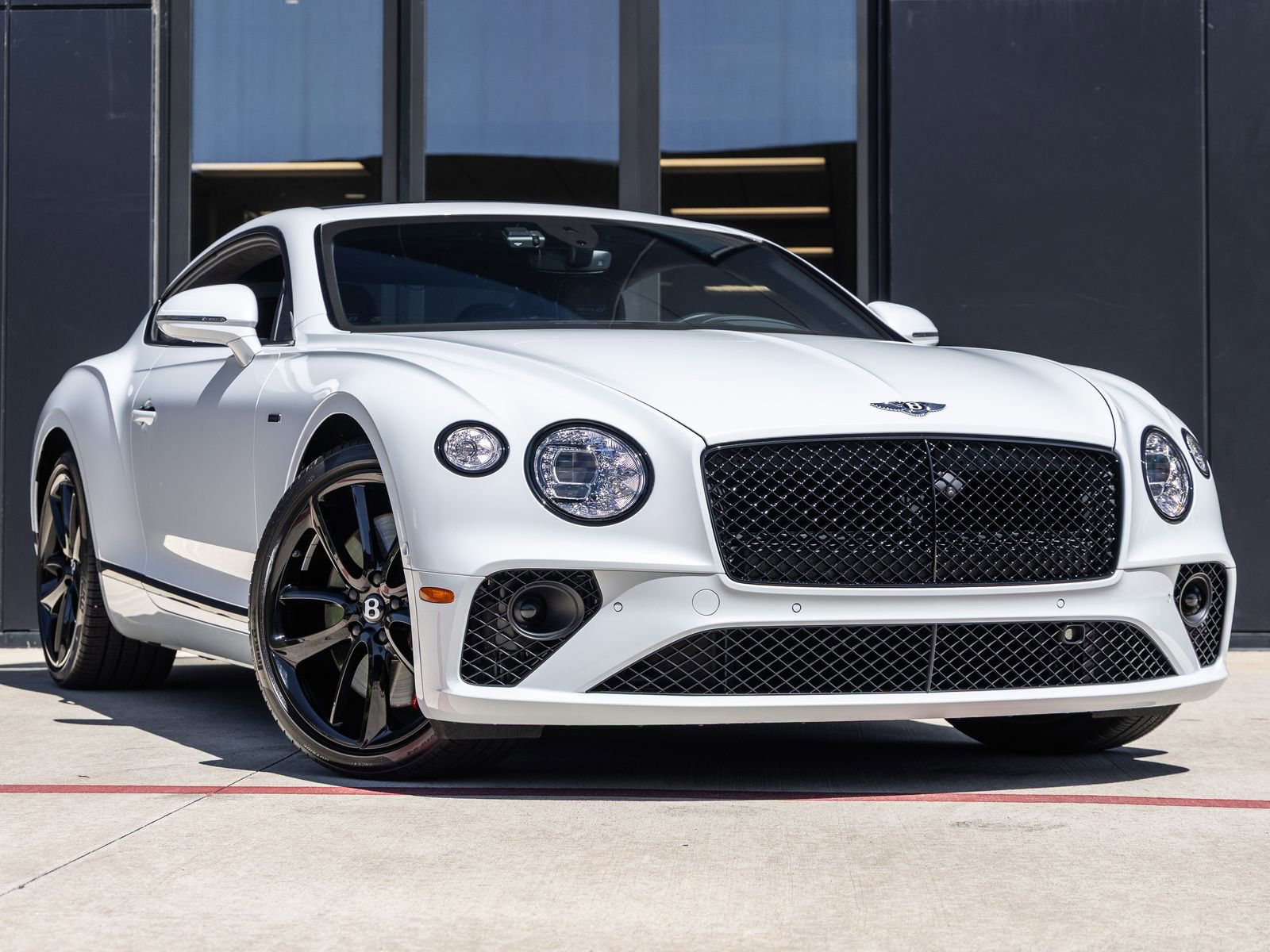 Used 2024 Bentley Continental GT image 2